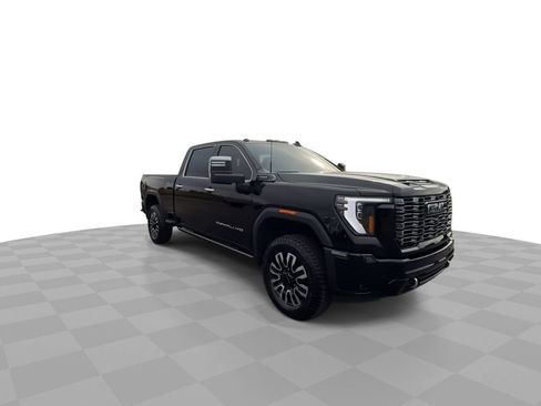 Certified 2025 GMC Sierra 2500 Denali Ultimate w/ Max Trailering Package image 3