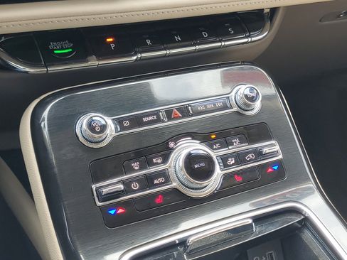 Certified 2023 Lincoln Nautilus FWD image 18