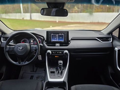 Used 2021 Toyota RAV4 LE w/ Carpet Mat Package (TMS) image 17