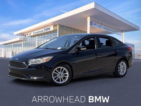 Used 2018 Ford Focus SE w/ Cold Weather Package FWD image 1
