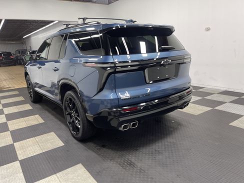 Used 2025 Chevrolet Traverse RS w/ LPO, Floor Liner Package image 2