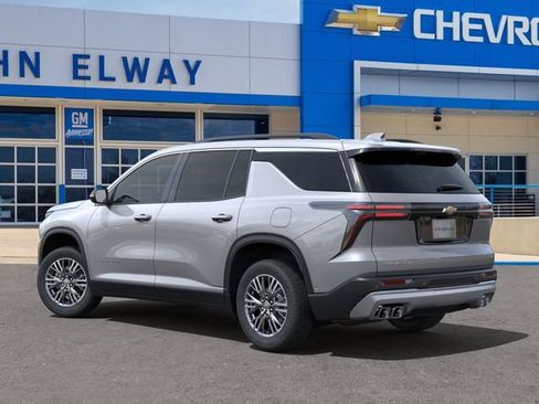 New 2024 Chevrolet Traverse LT FWD image 3