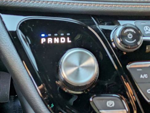 New 2026 Chrysler Pacifica Pinnacle FWD image 13