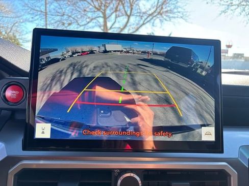 Used 2024 Toyota Tacoma TRD Off-Road image 29