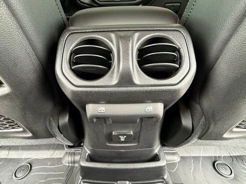 Used 2020 Jeep Wrangler Unlimited Rubicon AWD/4WD image 18
