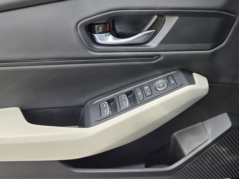 Used 2025 Honda Accord SE image 27