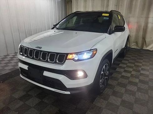 Certified 2024 Jeep Compass Limited AWD/4WD image 1