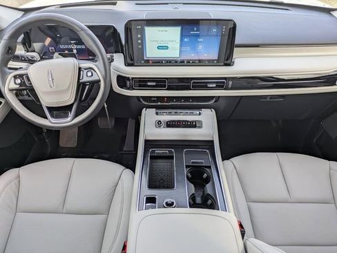 New 2026 Lincoln Aviator Reserve image 11