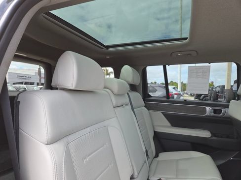 Used 2024 Hyundai Santa Fe Limited FWD image 15