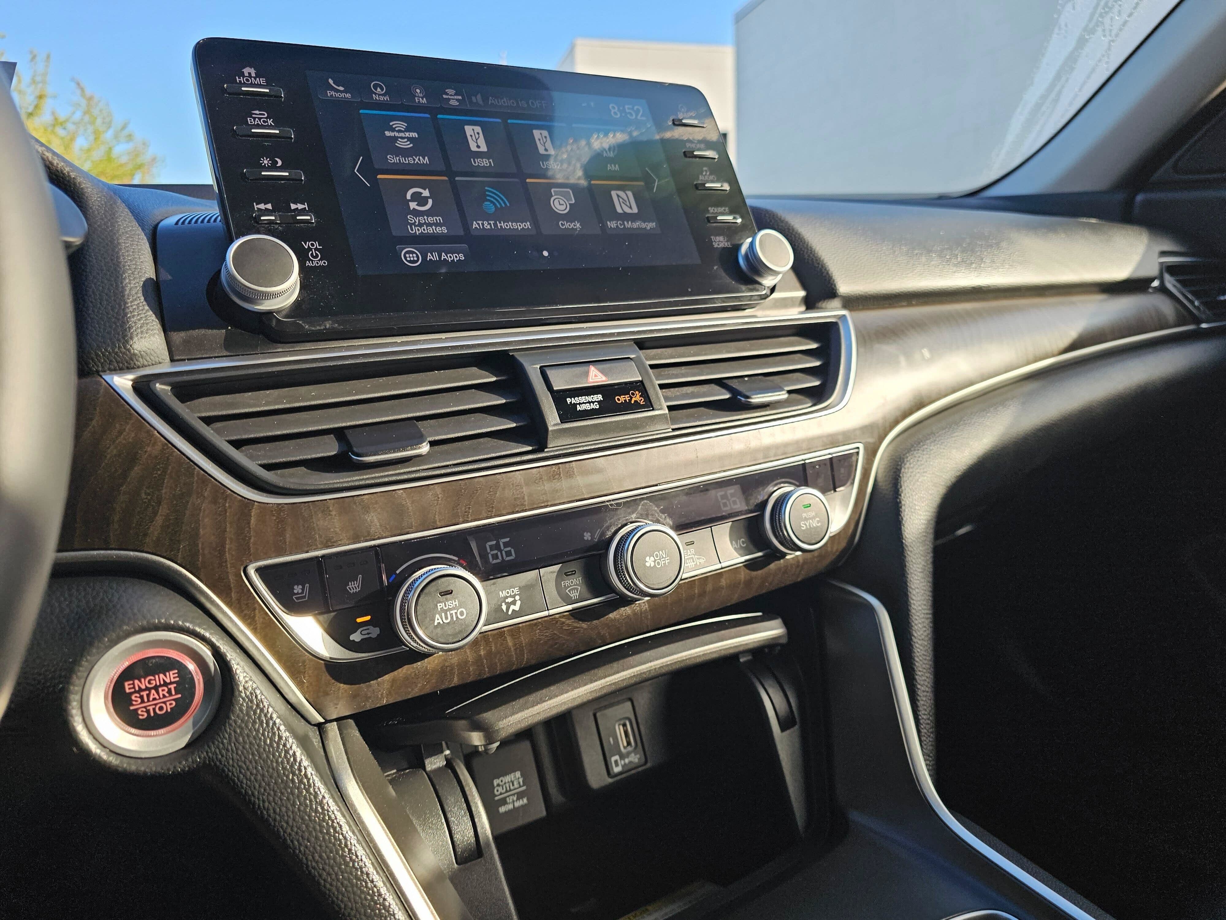 Used 2018 Honda Accord Touring image 29