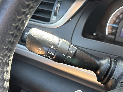 Used 2013 Toyota Camry SE image 16