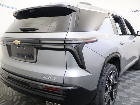 New 2026 Chevrolet Traverse High Country w/ LPO, Floor Liner Package image 5