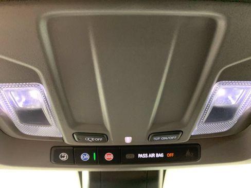 Used 2022 GMC Sierra 1500 SLT w/ Driver Alert Package II AWD/4WD image 25