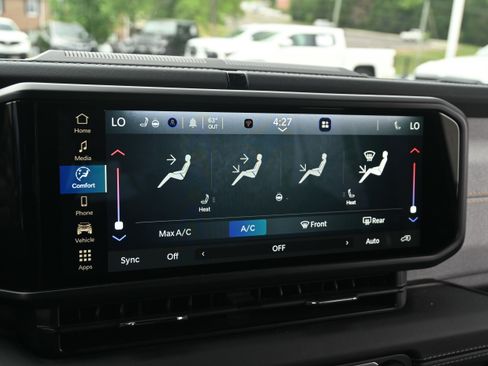 Used 2025 Jeep Wrangler Unlimited Sahara w/ Safety Group AWD/4WD image 28