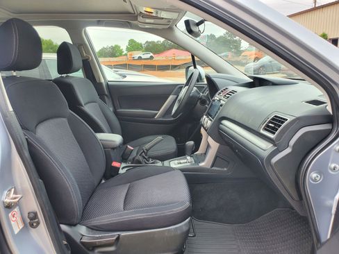 Used 2016 Subaru Forester 2.5i Premium w/ All-Weather Package AWD/4WD image 18