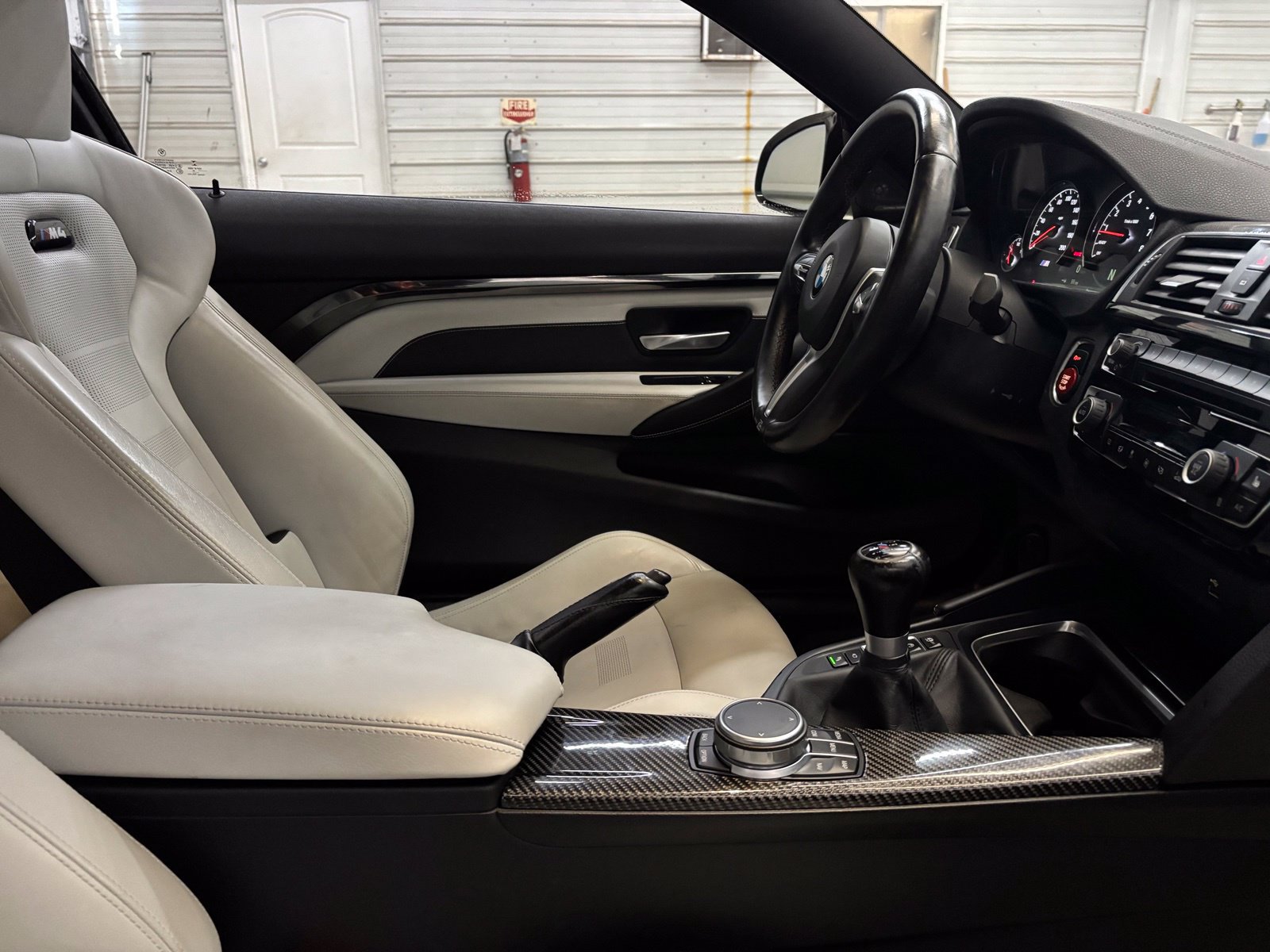 Used 2020 BMW M4 Coupe w/ Competition Package RWD image 27