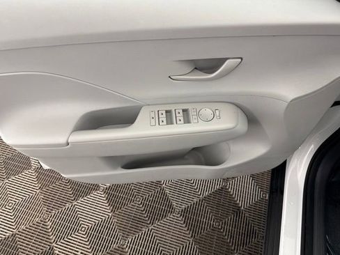 Used 2025 Hyundai Kona SEL FWD image 23