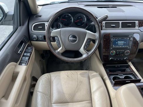 Used 2010 GMC Yukon XL Denali image 14