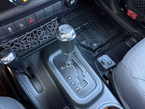 Used 2017 Jeep Wrangler Unlimited Sport AWD/4WD image 15