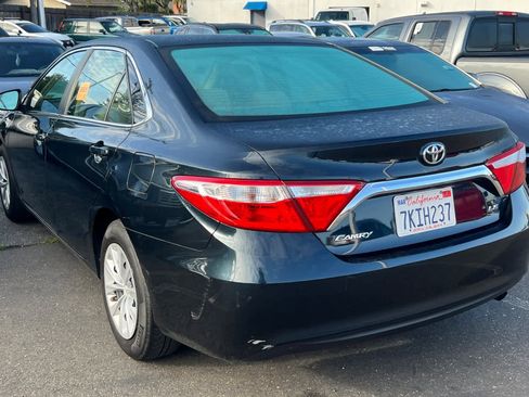 Used 2015 Toyota Camry LE FWD image 6
