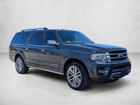 Used 2017 Ford Expedition EL Platinum image 3