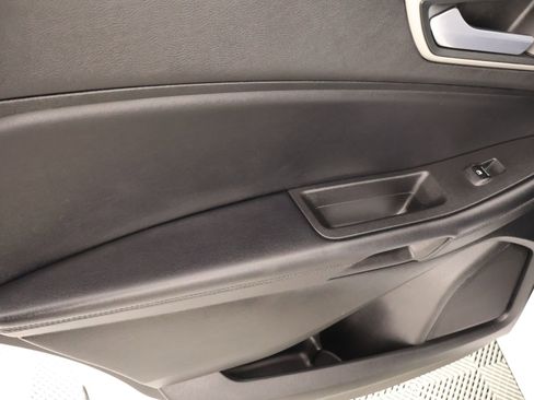 Used 2024 Ford Edge SEL image 16