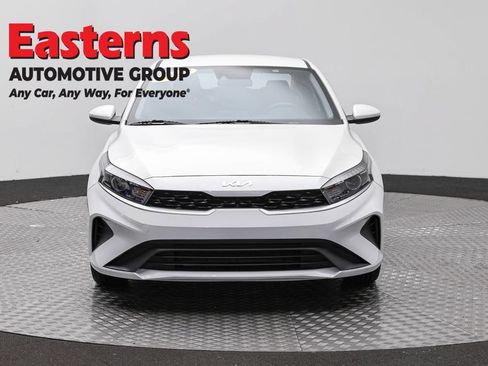 Used 2023 Kia Forte LXS FWD image 2