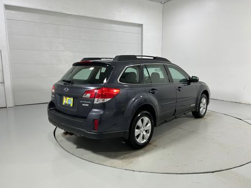 Used 2011 Subaru Outback 2.5i image 28