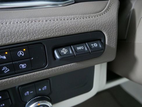 Used 2024 GMC Yukon Denali AWD/4WD image 23