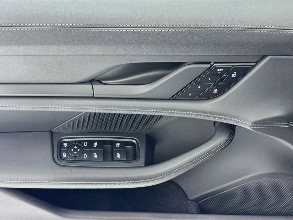 Certified 2022 Porsche Taycan RWD image 11