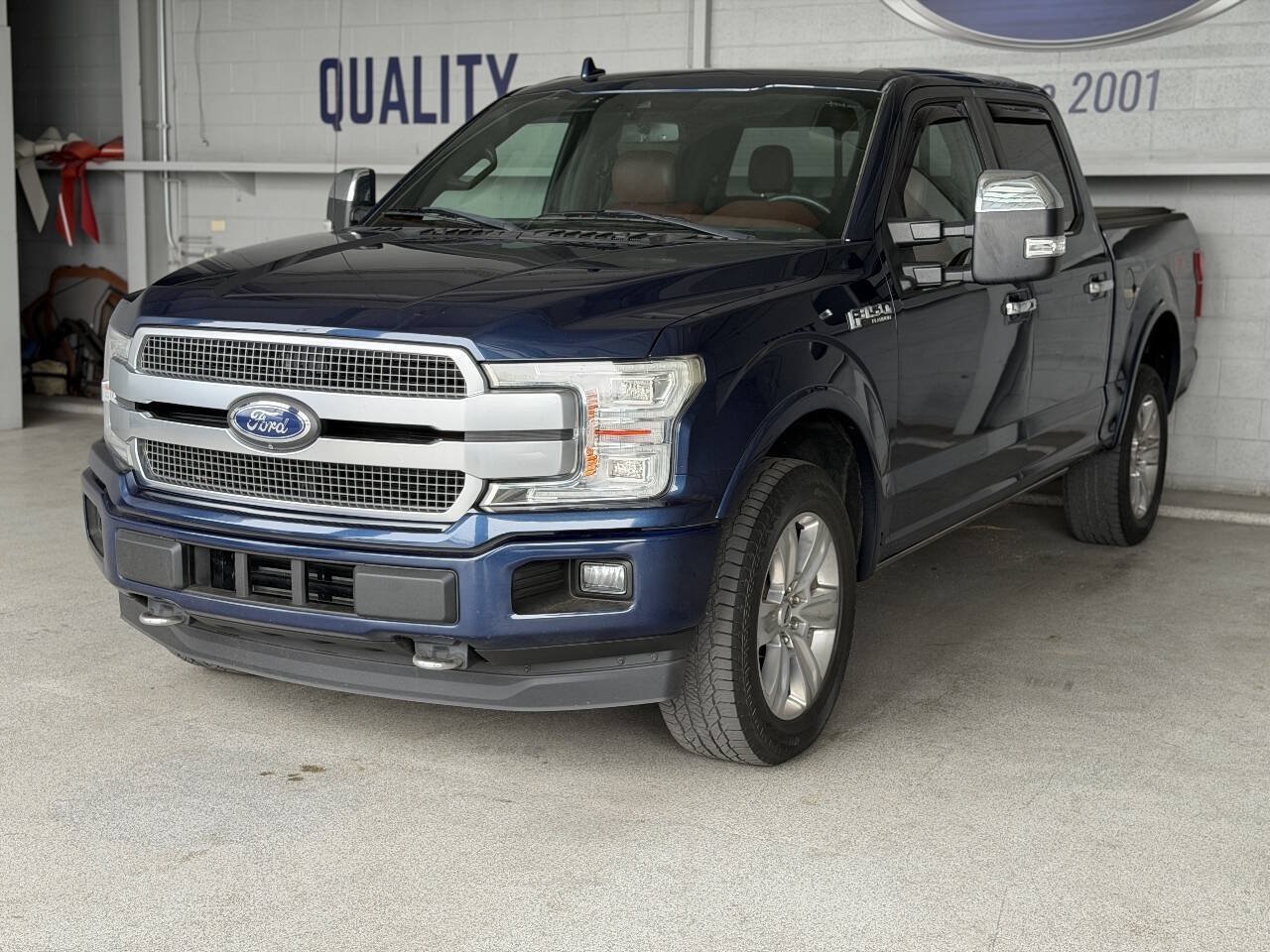 Used 2019 Ford F150 Platinum w/ Equipment Group 701A Luxury AWD/4WD image 5