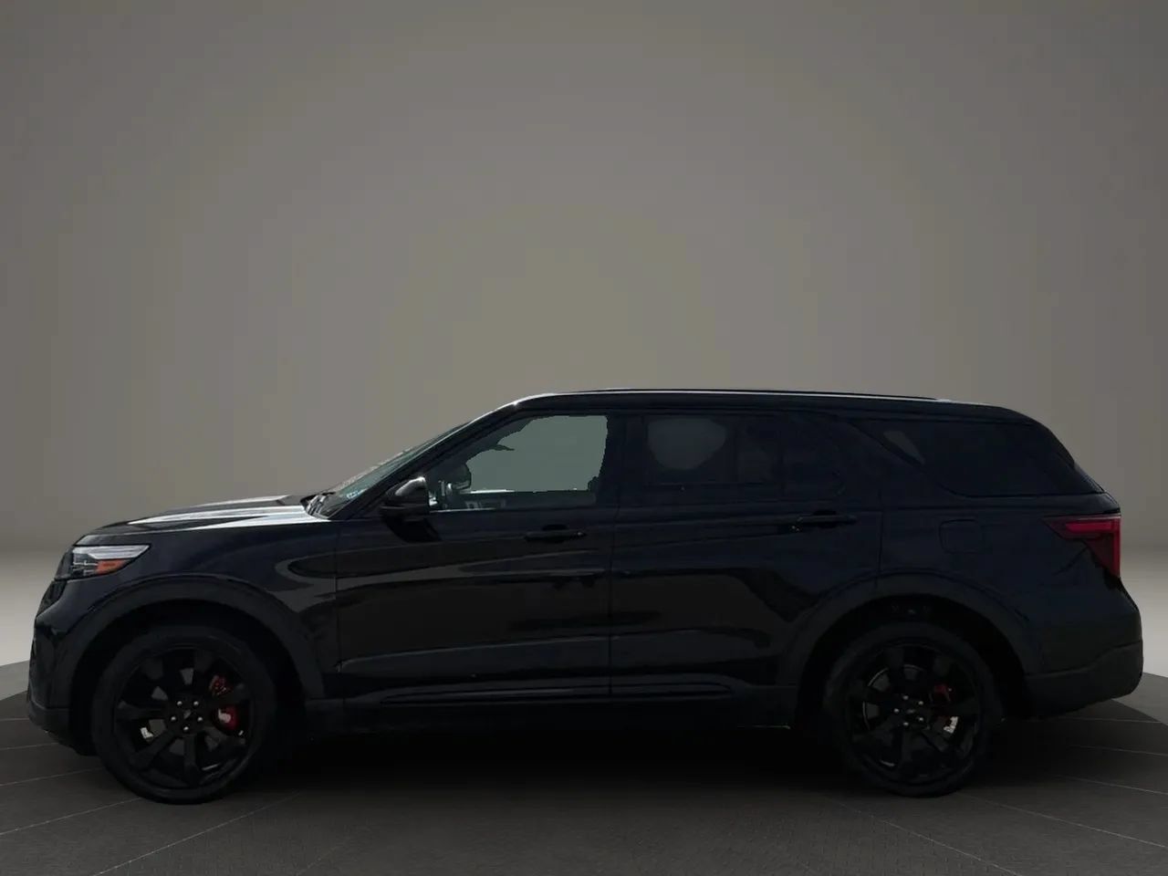 Used 2021 Ford Explorer ST w/ Equipment Group 401A AWD/4WD image 2
