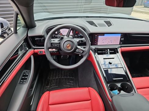 Certified 2025 Porsche Panamera 4 AWD/4WD image 18