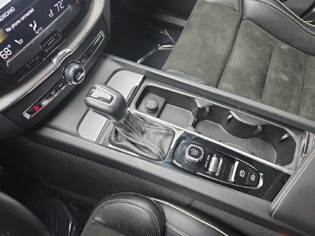 Used 2018 Volvo XC60 T6 R-Design w/ Convenience Package AWD/4WD image 25