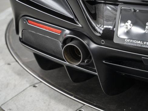 Used 2022 Ferrari F8 Tributo RWD image 20