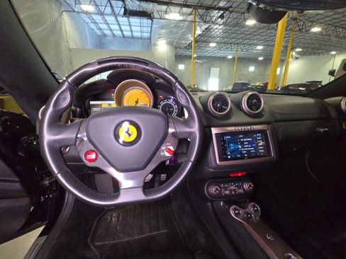 Used 2012 Ferrari California RWD image 10