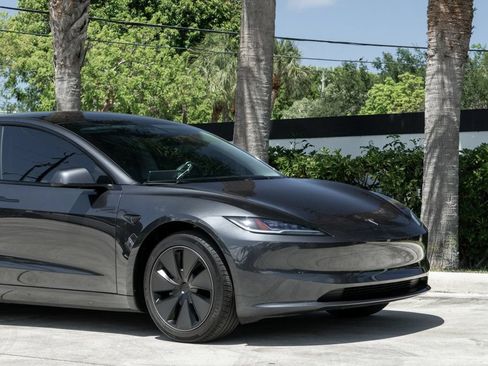 Used 2025 Tesla Model 3 Long Range RWD image 11