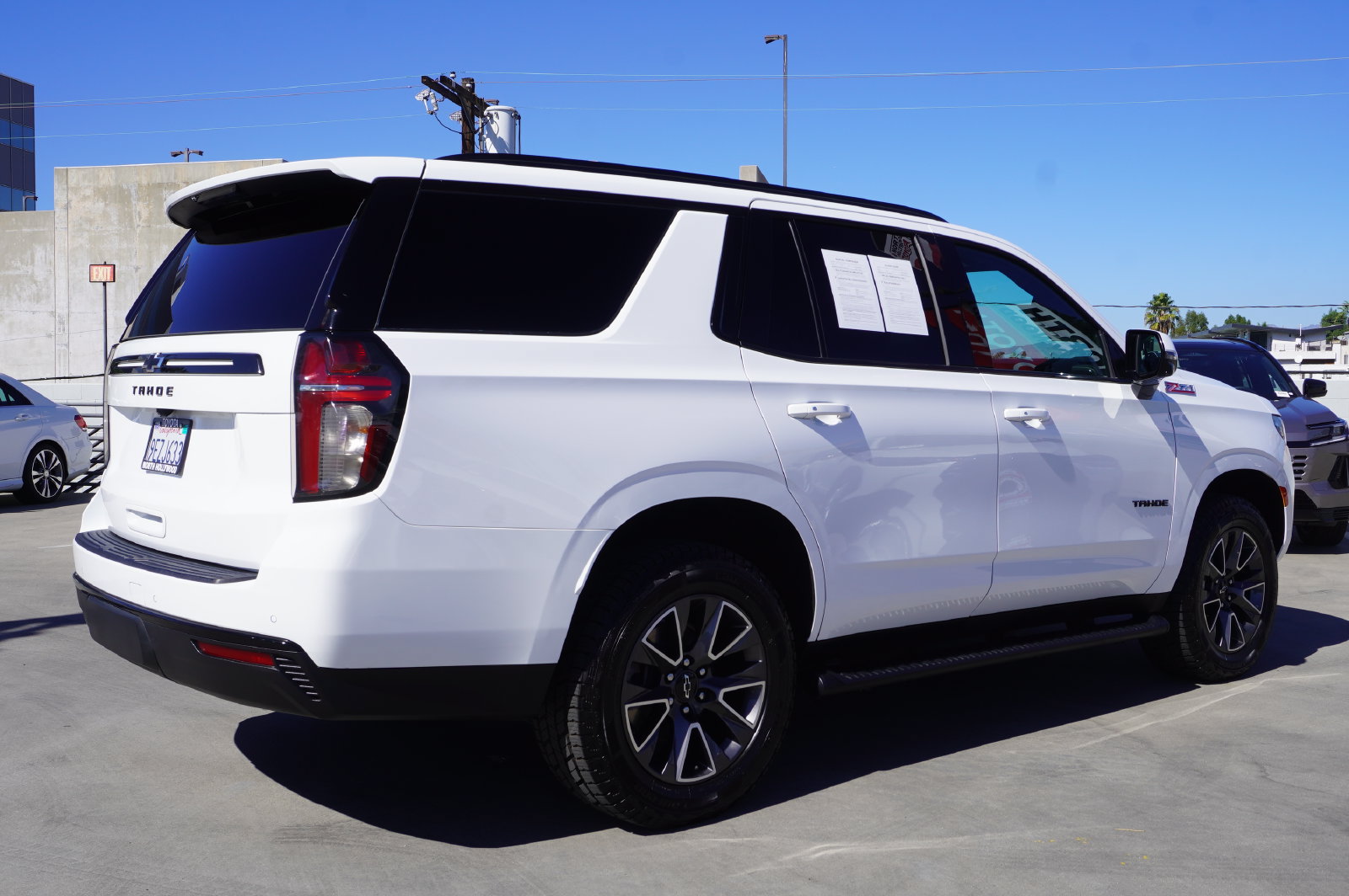Used 2023 Chevrolet Tahoe Z71 w/ Luxury Package AWD/4WD image 7