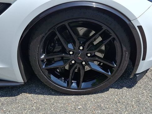 Used 2018 Chevrolet Corvette Stingray Coupe RWD image 9