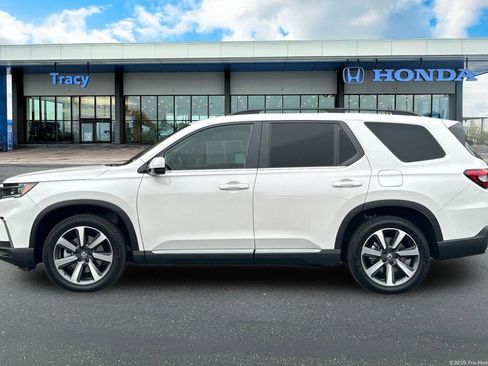 Certified 2025 Honda Pilot Elite image 11