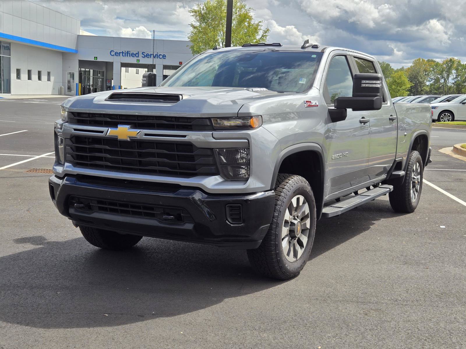 Used 2024 Chevrolet Silverado 2500 Custom w/ Custom Value Package AWD/4WD image 2