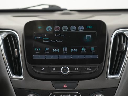 Used 2017 Chevrolet Malibu Hybrid w/ Leather Package image 16