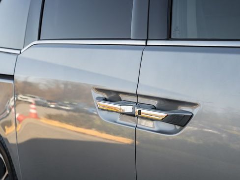 Used 2017 Honda Odyssey Touring Elite image 14