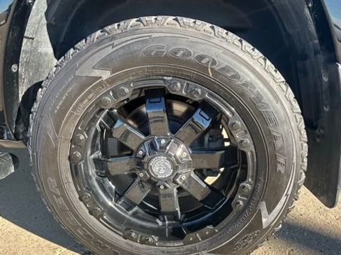 Used 2019 RAM 1500 Laramie image 22