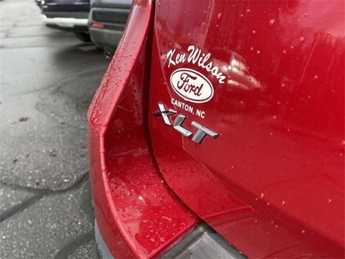 Used 2020 Ford Explorer XLT w/ Equipment Group 202A image 11