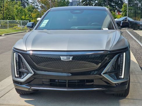 New 2026 Cadillac Lyriq Sport AWD/4WD image 8