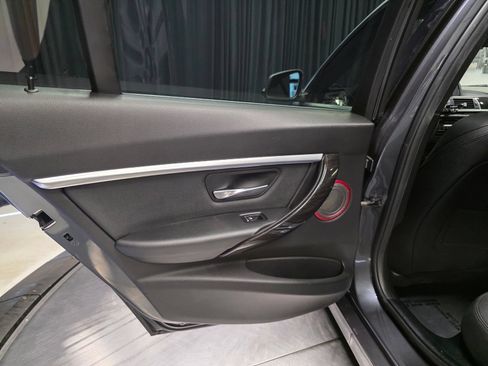 Used 2018 BMW 330i Sedan w/ Convenience Package RWD image 44
