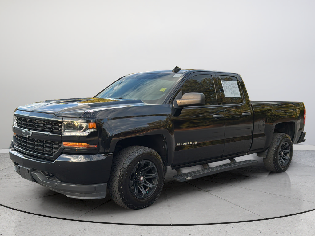 Used 2017 Chevrolet Silverado 1500 W/T w/ Black Out Edition AWD/4WD image 4