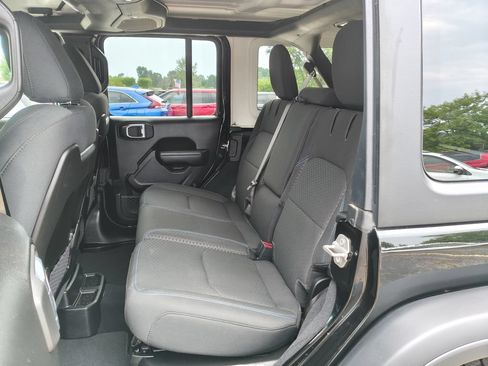 Used 2024 Jeep Wrangler Unlimited Rubicon 4xe w/ Convenience Group AWD/4WD image 9
