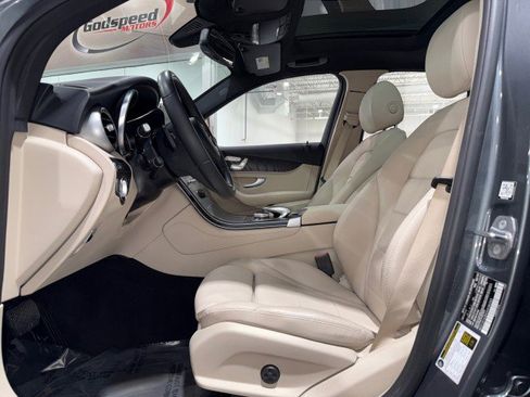 Used 2018 Mercedes-Benz GLC 300 w/ Multimedia Package image 12